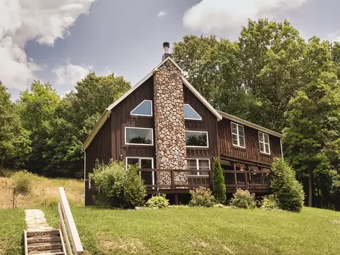 179 Rocks Rd, Parker, PA 16049
