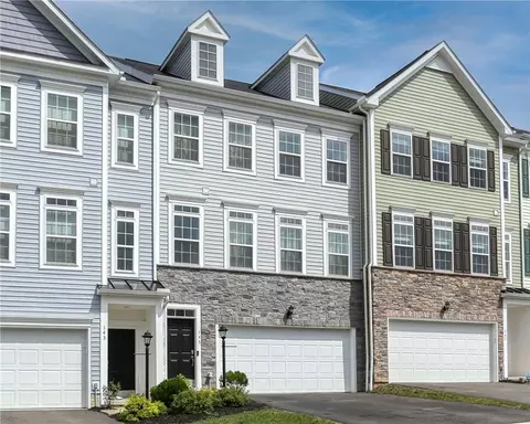 145 Craig St, Imperial, PA 15126