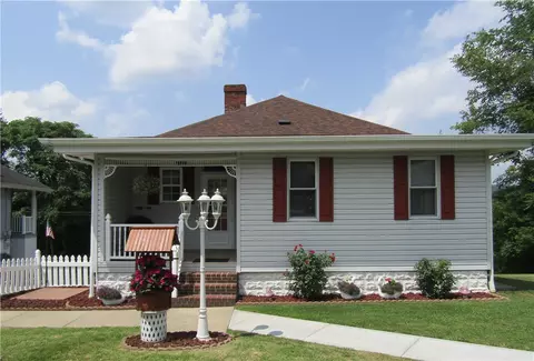 22 Robinson St, Monongahela, PA 15063