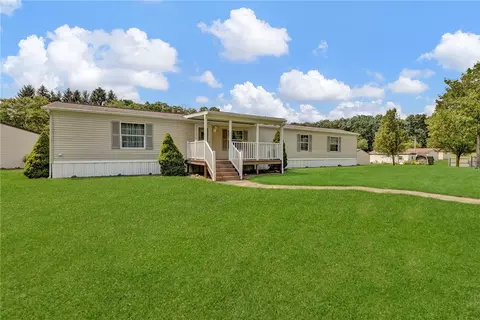 118 Bradshaw St, Beaver Falls, PA 15010