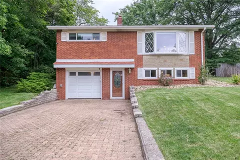 123 Holly Hill Dr, Pittsburgh, PA 15237