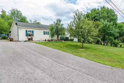 112 Alpine Woods Dr, Kittanning, PA 16201