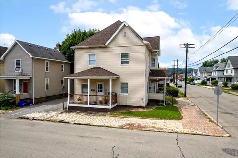 515 8th St, New Brighton, PA 15066