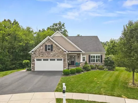 112 Brook Side Dr, Clinton, PA 15026