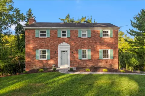 122 Scenery Cir, Canonsburg, PA 15317