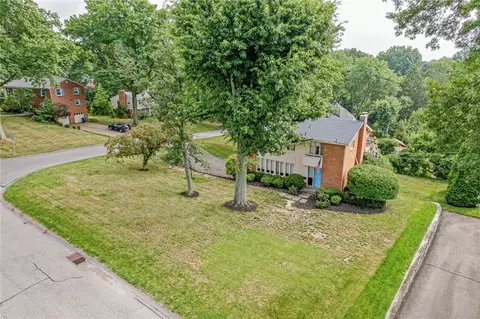 1821 Tragone Dr, Pittsburgh, PA 15241