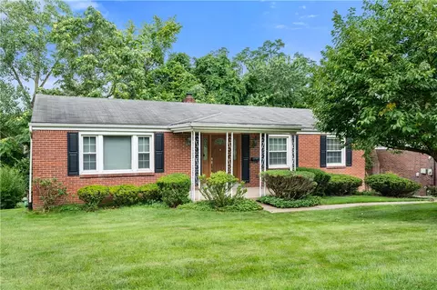 261 Foxcroft Rd, Pittsburgh, PA 15220