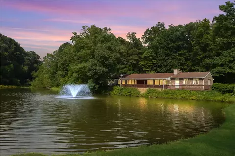 135 Memory Ln, Leechburg, PA 15656