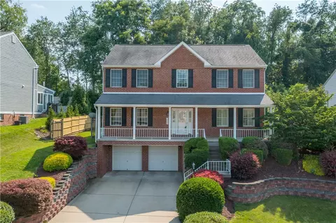 132 Lake Colony Dr, Venetia, PA 15367