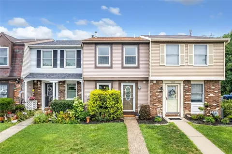 7810 Lafayette Sq, Aliquippa, PA 15001