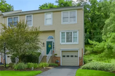 1219 Meadowbrook Dr, Canonsburg, PA 15317