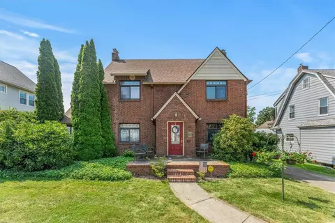210 Englewood Ave, New Castle, PA 16105