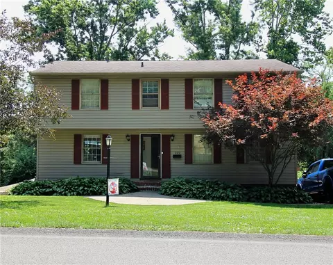 222 Hunting Creek Rd, Canonsburg, PA 15317
