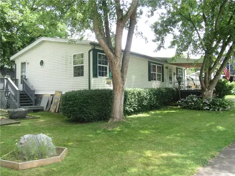 826 Alan Miller Dr, Confluence, PA 15424