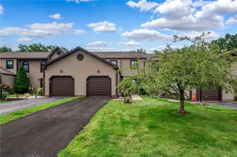 744 Sunset Cir, Cranberry Township, PA 16066