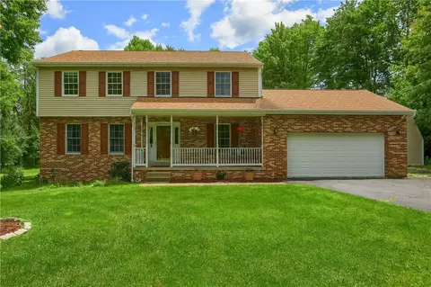 102 Timberview Trl, Evans City, PA 16033