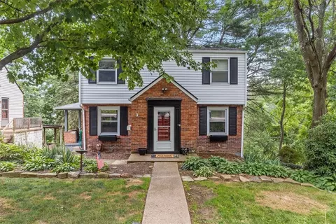 2006 Pleasant St, Bethel Park, PA 15102