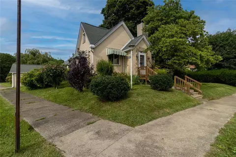 610 37th St Ext, Beaver Falls, PA 15010