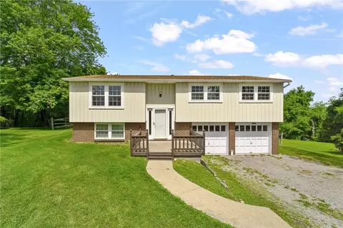 233 Oberlin Dr, Butler, PA 16001