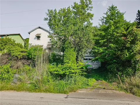 207 Railroad St, Hyde Park, PA 15641