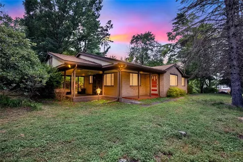 582 Center Hill Rd, Pittsburgh, PA 15239