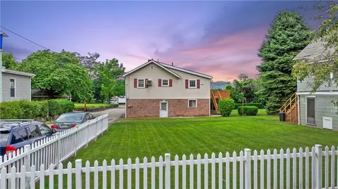 179 Broad St, Leetsdale, PA 15056