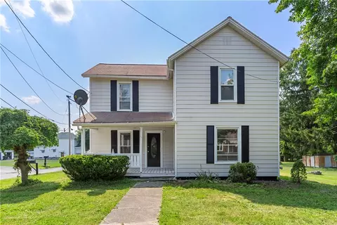 37 Hamburg Rd, Greenville, PA 16125
