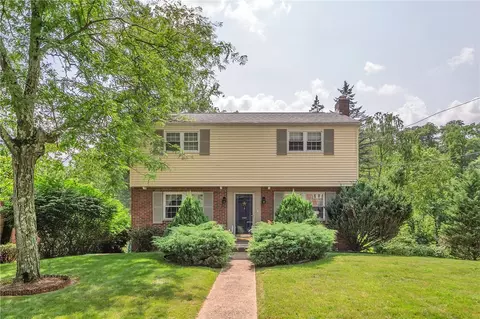 321 Sharon Dr, Pittsburgh, PA 15221