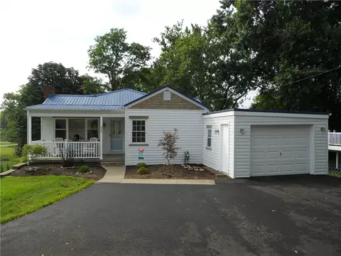 642 Gladden Rd, Canonsburg, PA 15317