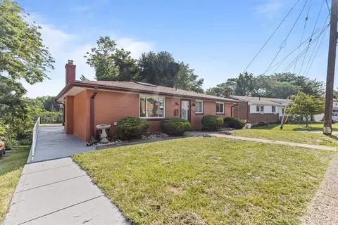 120 Lilmont Dr, Pittsburgh, PA 15218