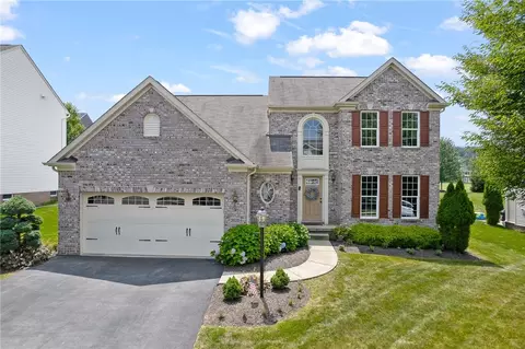 2020 Eagle Ridge Dr, Valencia, PA 16059