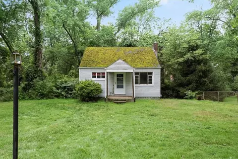 255 Foster Rd, North Versailles, PA 15137