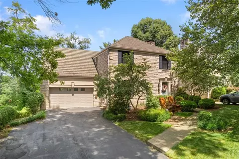 214 Vernon Dr, Pittsburgh, PA 15228