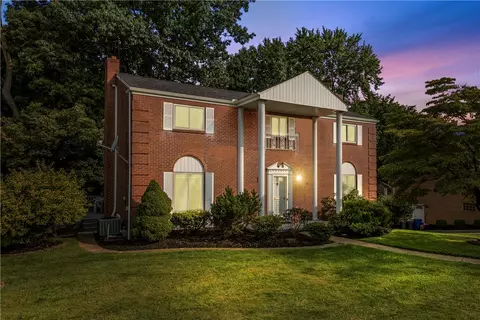 1328 Knollwood Dr, Monroeville, PA 15146