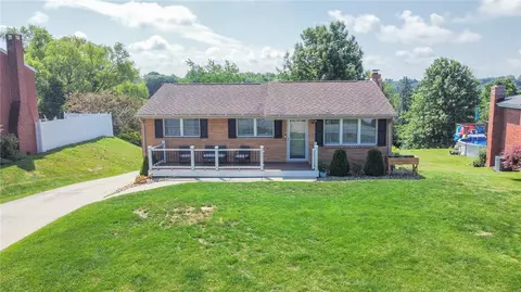 1529 Barry Dr, Irwin, PA 15642