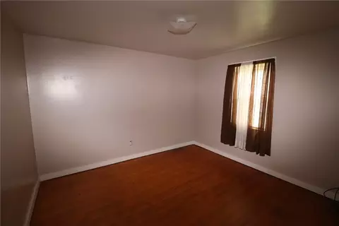 406 E 2nd Ave, Derry, PA 15627 photo 2