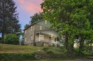 1161 Rosannah St, Ellwood City, PA 16117
