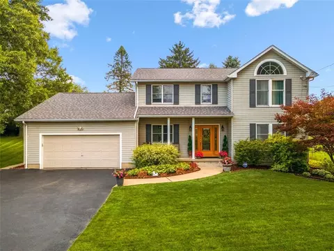 221 W Woodland Dr, Aliquippa, PA 15001