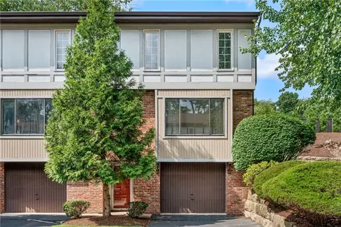 343 Woodbridge Dr, Pittsburgh, PA 15237