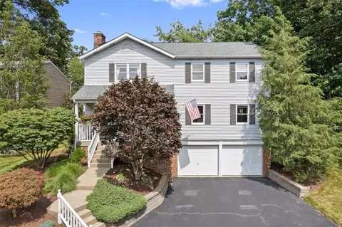 6003 Boxer Dr, Bethel Park, PA 15102