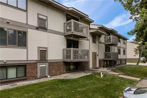 505 Hunters Path Rd #31, Bridgeville, PA 15017