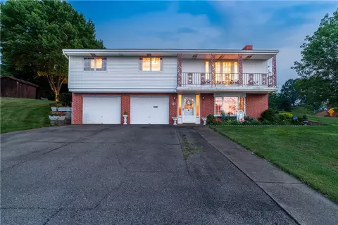 131 Rose Leaf Rd, Pittsburgh, PA 15220