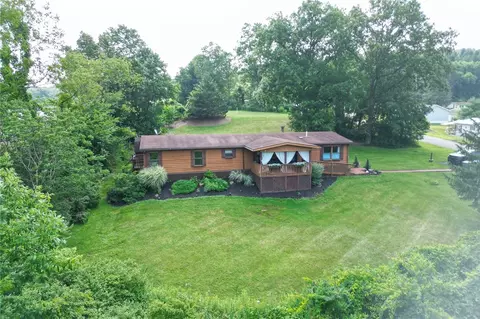 4 Hemlock Dr, Beaver Falls, PA 15010