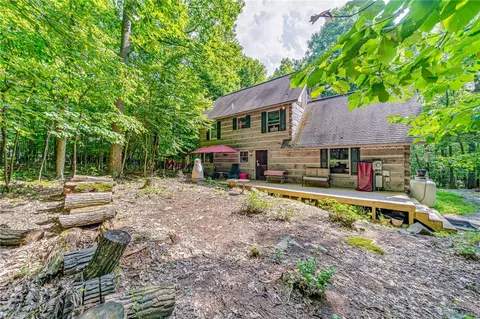 183 Chestnut Ridge Rd, Acme, PA 15610