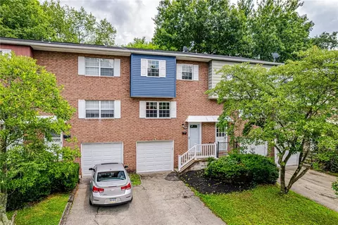 949 Academy Heights Pl, Greensburg, PA 15601