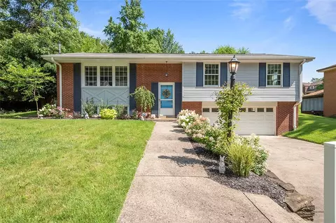 120 Thornberry Dr, Pittsburgh, PA 15235