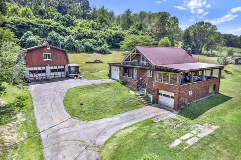 250 Pineview Dr, Elizabeth, PA 15037