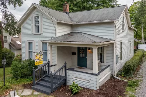 38 Chambers Ave, Greenville, PA 16125
