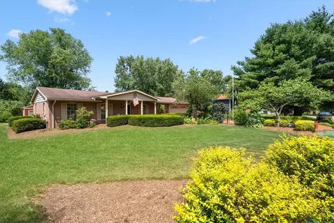 1123 Seneca Dr, Harmony, PA 16037 photo 2
