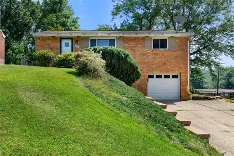 677 Blossom Dr, Pittsburgh, PA 15236